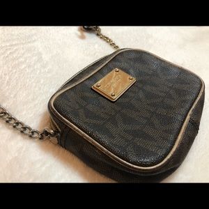 A Michael Kors purse